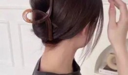 網(wǎng)紅大夾子夾頭發(fā)教程,輕松打造時(shí)尚發(fā)型